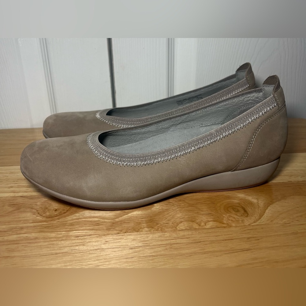 Dansko Kristen Women’s Suede Comfort Size 38 (US 7.5–8) Tan Brown